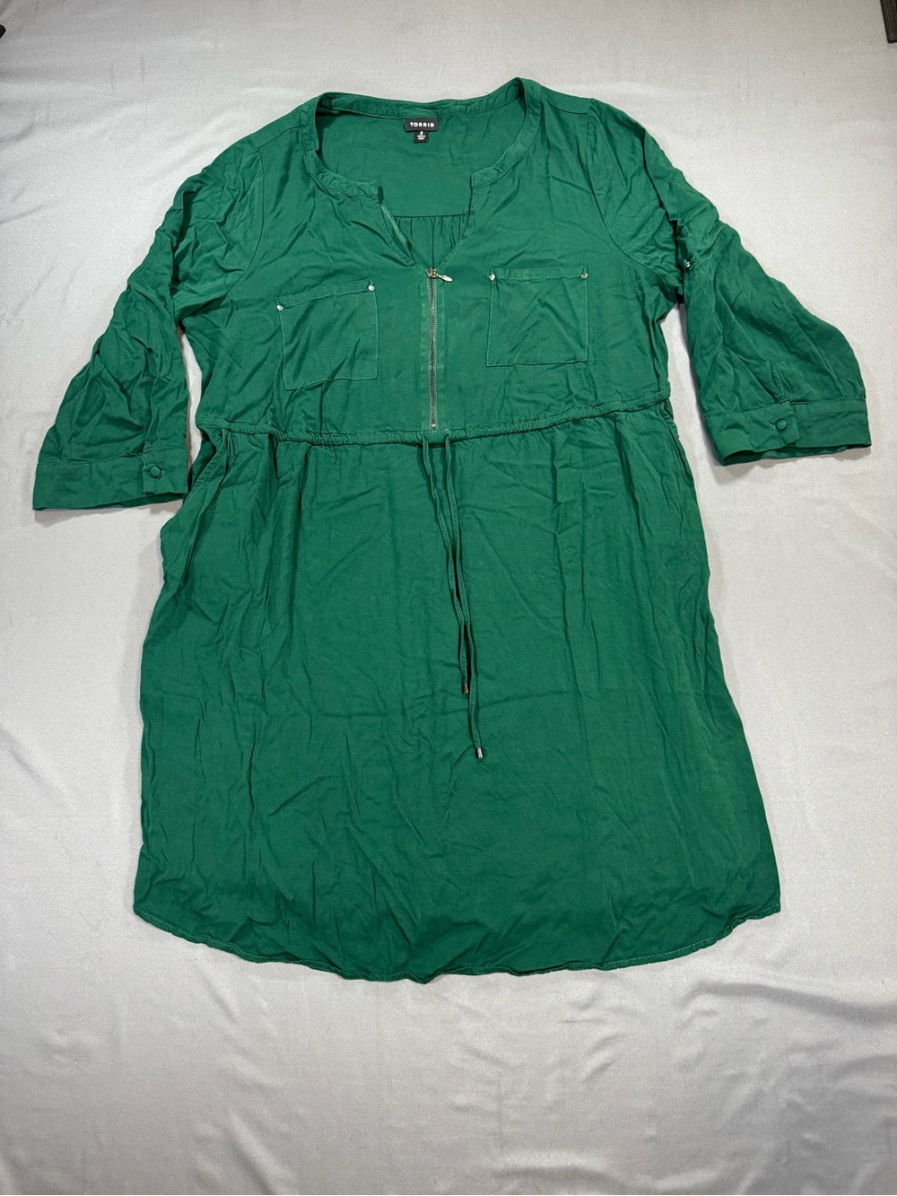 torrid Emerald Green Zip-Front Drawstring Midi Shirt Dress - Picture 2 of 7